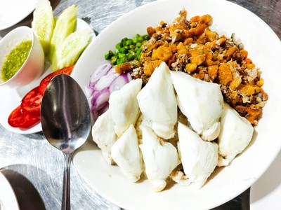 ข้าวยำปูก้อน