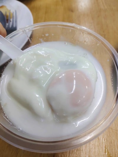 บัวลอยใส่ไข่