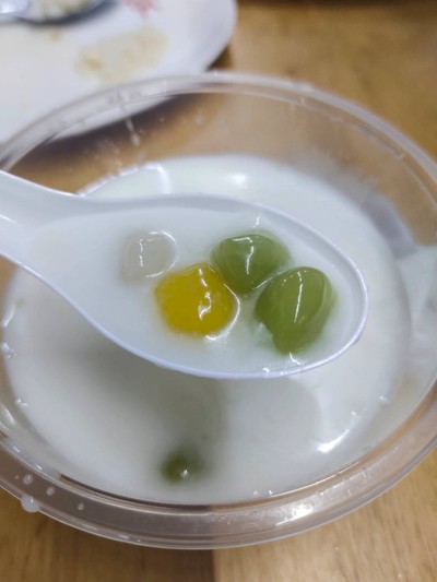 บัวลอยใส่ไข่