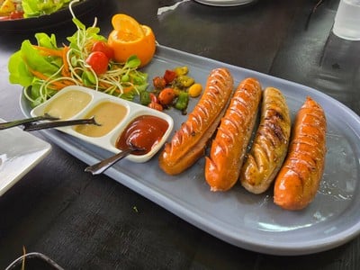 ไส้กรอกรวมย่าง