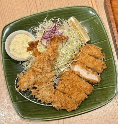 ชุดสันในหมูทอด+กุ้งทอด 2 ตัว