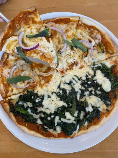 Half Seafood/ Spinach cheese Pizza