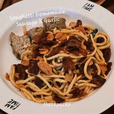 Spagehetti Homemade Sausafe & Garlic
