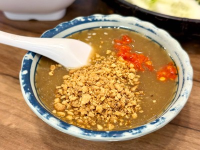 แหนมเนือง