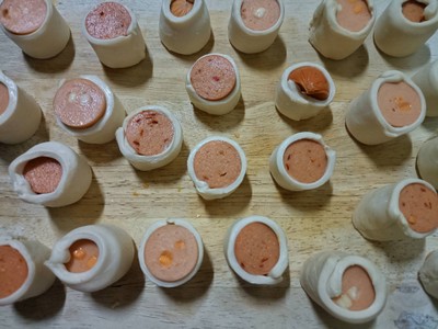 วิธีทำ Puff Pastry Sausage Bites วิธีทำ Puff Pastry Sausage Bites