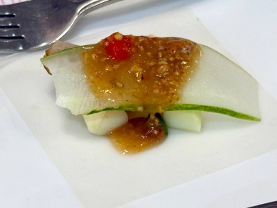 แหนมเนือง