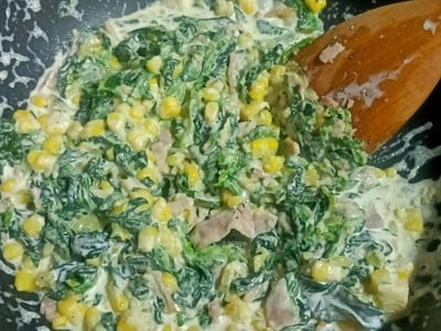 วิธีทำ ปอเปี๊ยะทอดไส้ผักโขมเบคอนชีส