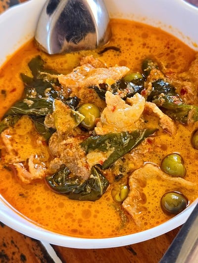 ข้าวแกงป้าน้อย