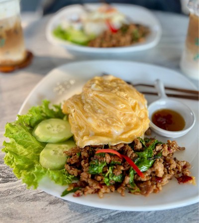 🍛 ข้าวไข่ข้นกะเพราหมูสับ. (ราคา 89 บาท.)