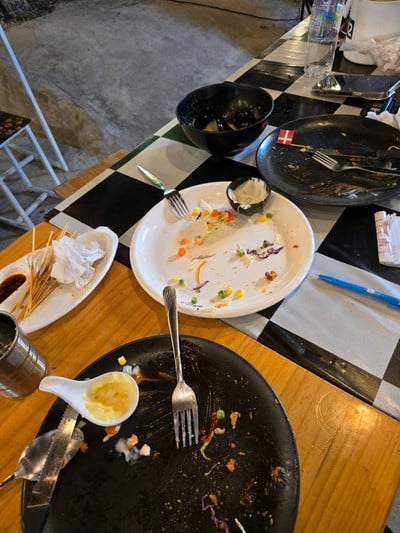 อาหาร หรือ เครื่องดื่ม