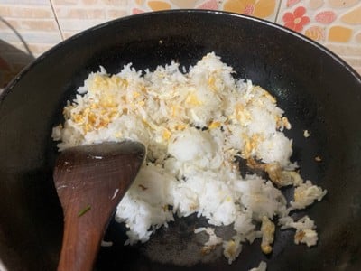 วิธีทำ ข้าวผัดน้ำพริกอ่อง