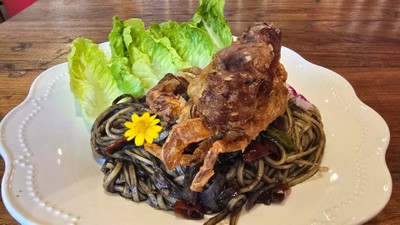 สปาเก็ตตี้น้ำปู๋และปูนิ่มทอดกรอบ