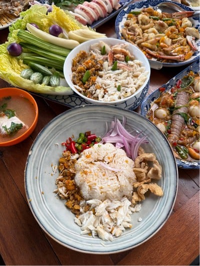 ข้าวบ้านแม่ ตามสั่งพรีเมี่ยม ซอยพุทธบูชา39แยก3