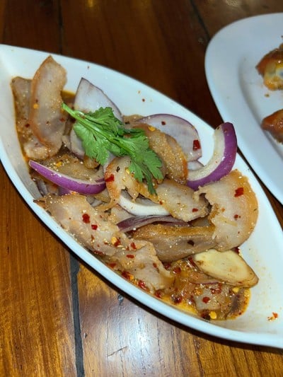 น้ำตกคอหมูย่าง