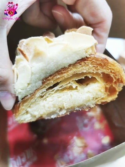 อัลมอนด์ครัวซองต์