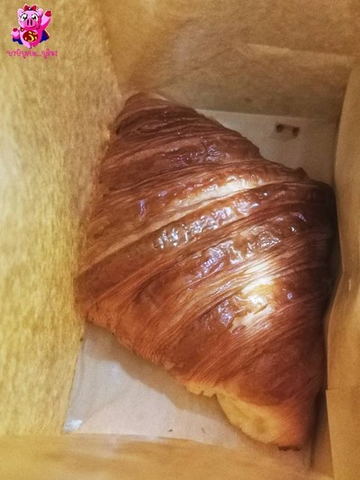 PLAIN CROISSANT