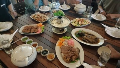 อาหาร หรือ เครื่องดื่ม