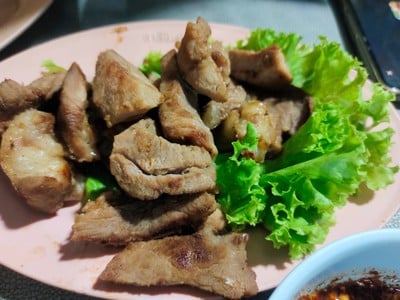 คอหมูย่าง