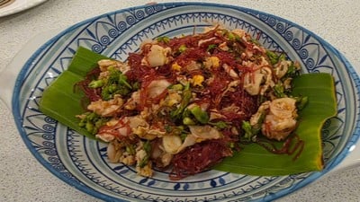 ผัดวุ้นเส้นทับทิมสยามกุ้งสับกระเทียม