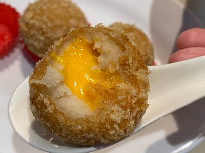 เผือกทอดไส้ไหล*