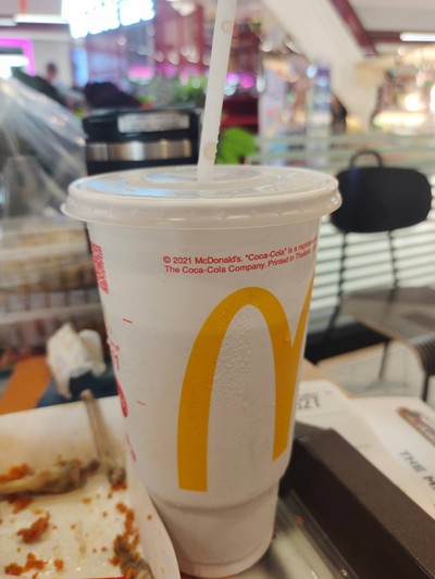 โค้กแก้วใหญ่