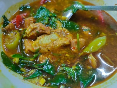 เมนูของร้าน เจี๊ยบ ข้าวต้มโต้รุ่ง
