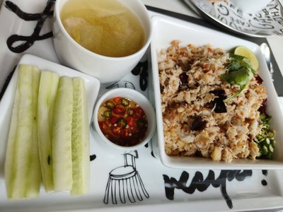 อาหาร หรือ เครื่องดื่ม