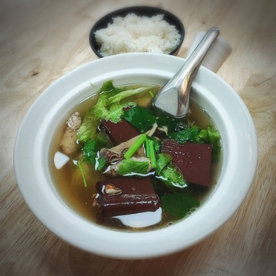 ต้มเลือดหมู + ข้าวเปล่า