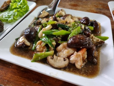 อาหาร หรือ เครื่องดื่ม