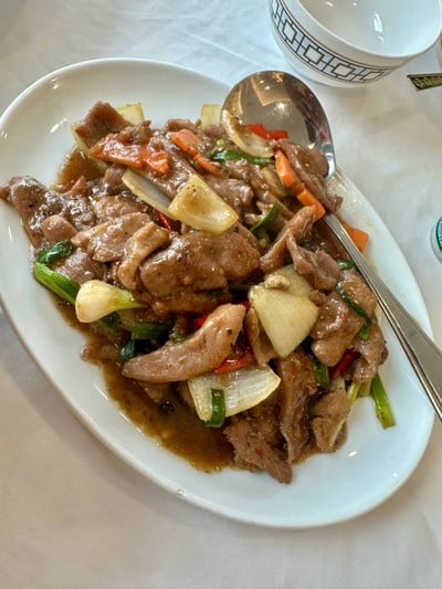 เนื้อเป็ดผัดพริกไทยดำ