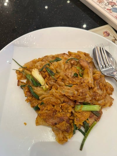 ก๋วยเตี๋ยวผัดผงกะหรี่