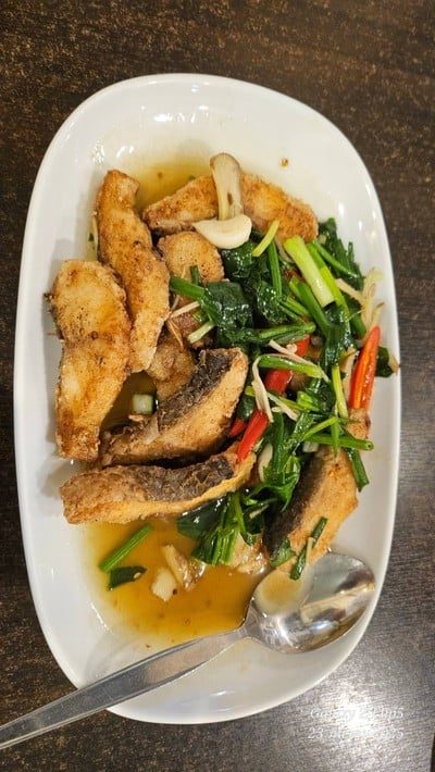 ปลากะพงผัดขึ้นฉ่าย