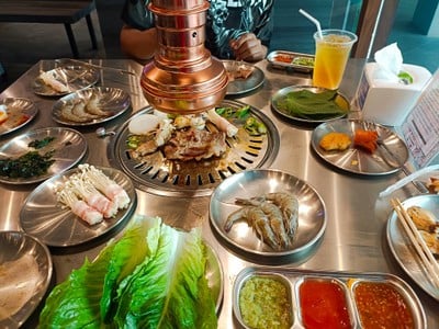 อาหาร หรือ เครื่องดื่ม