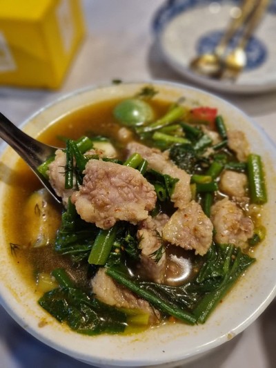 อาหาร หรือ เครื่องดื่ม