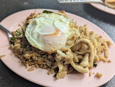 ข้าวผัดกะเพราหมูคลุก