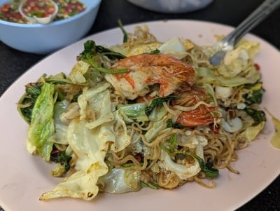 มาม่าผัดขี้เมาทะเล