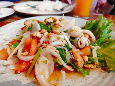 อาหาร หรือ เครื่องดื่ม