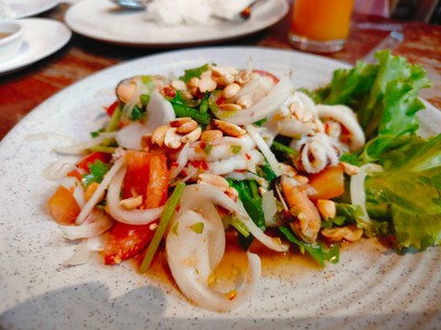 อาหาร หรือ เครื่องดื่ม