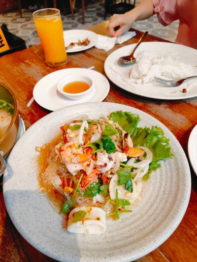 ยำวุ้นเส้น