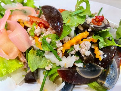 ยำไข่เยี่ยวม้า