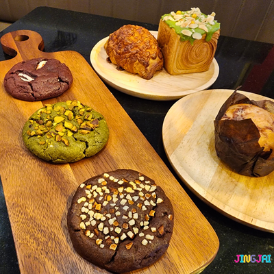 อาหาร หรือ เครื่องดื่ม