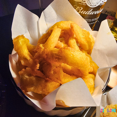 อาหาร หรือ เครื่องดื่ม