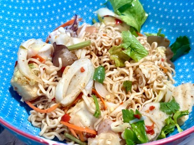 ยำมาม่าทะเล