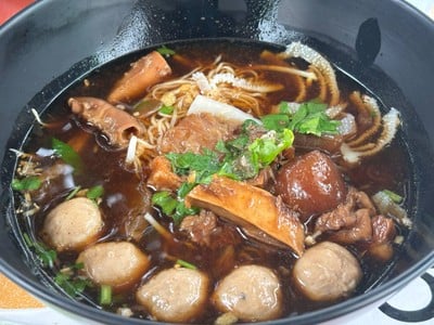 บะหมี่รวมเนื้อ