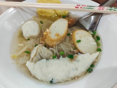เส้นเล็กน้ำใส