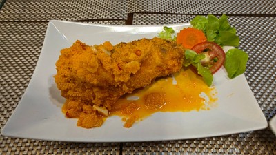 กุ้งแม่น้ำทอดไข่เค็ม