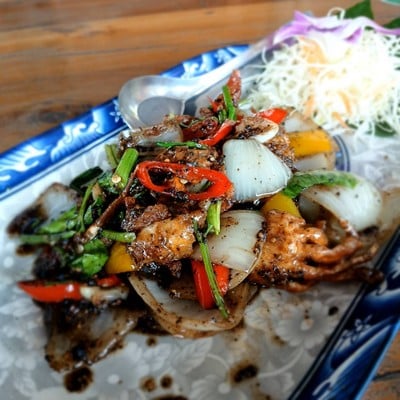 ปูนิ่มผัดพริกไทยดำ
