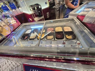 อาหาร หรือ เครื่องดื่ม