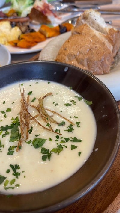 Cauliflower cream soup(ซุปครีมกะหล่ำดอก)