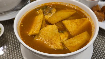 แกงเหลืองปลากระพงกับมะพร้าวอ่อน